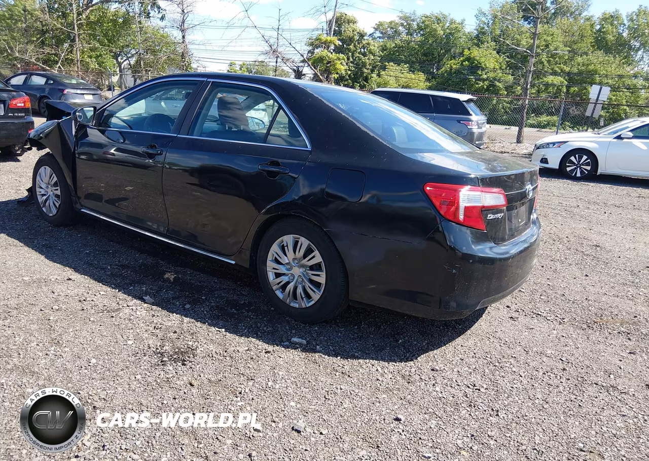2014 Toyota Camry Hybrid Le VIN:4T1BD1FK4EU124151 - 3