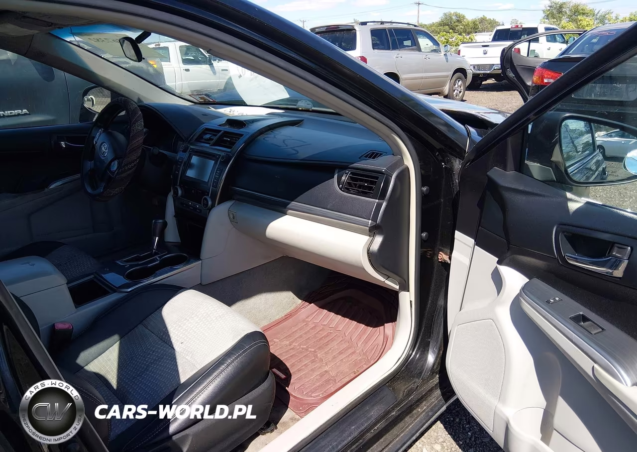 2014 Toyota Camry Hybrid Le VIN:4T1BD1FK4EU124151 - 5