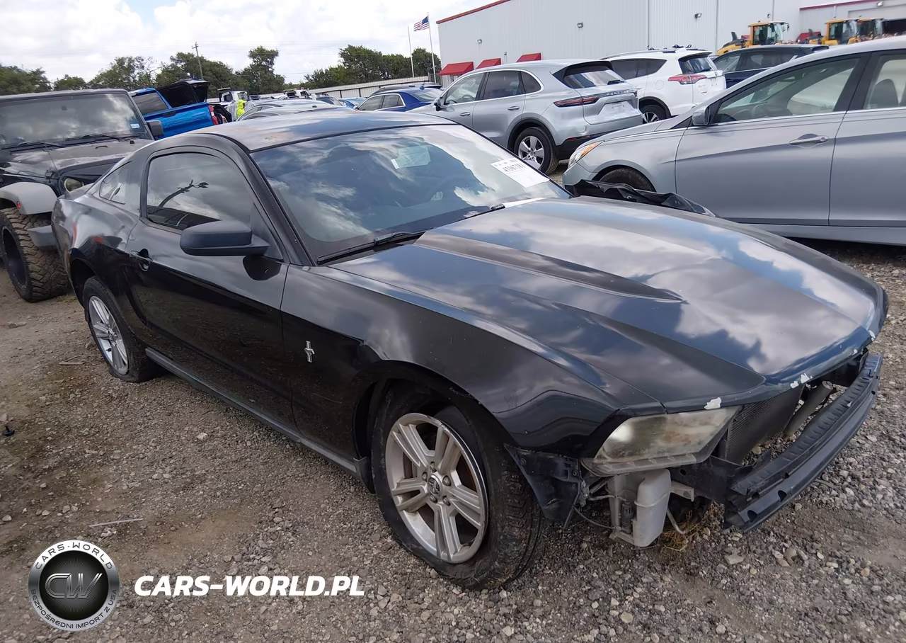 2010 Ford Mustang V6-V6 Premium