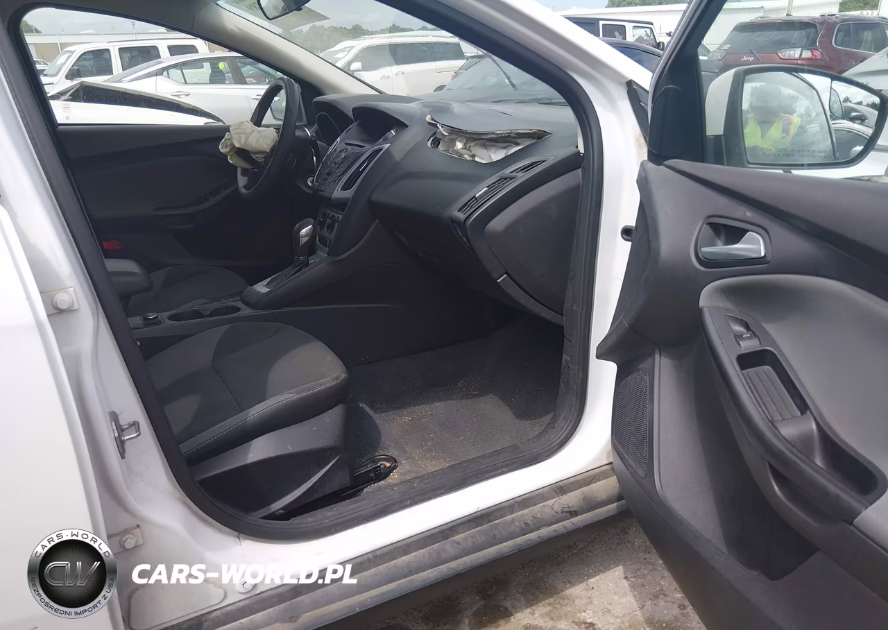 2012 Ford Focus Se VIN:1FAHP3K21CL123622 - 5