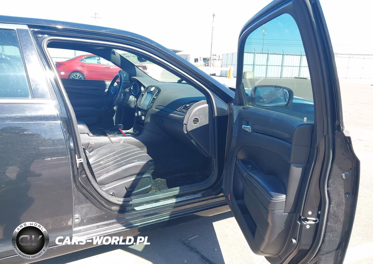 2014 Chrysler 300 300S VIN:2C3CCAGG1EH201412 - 5