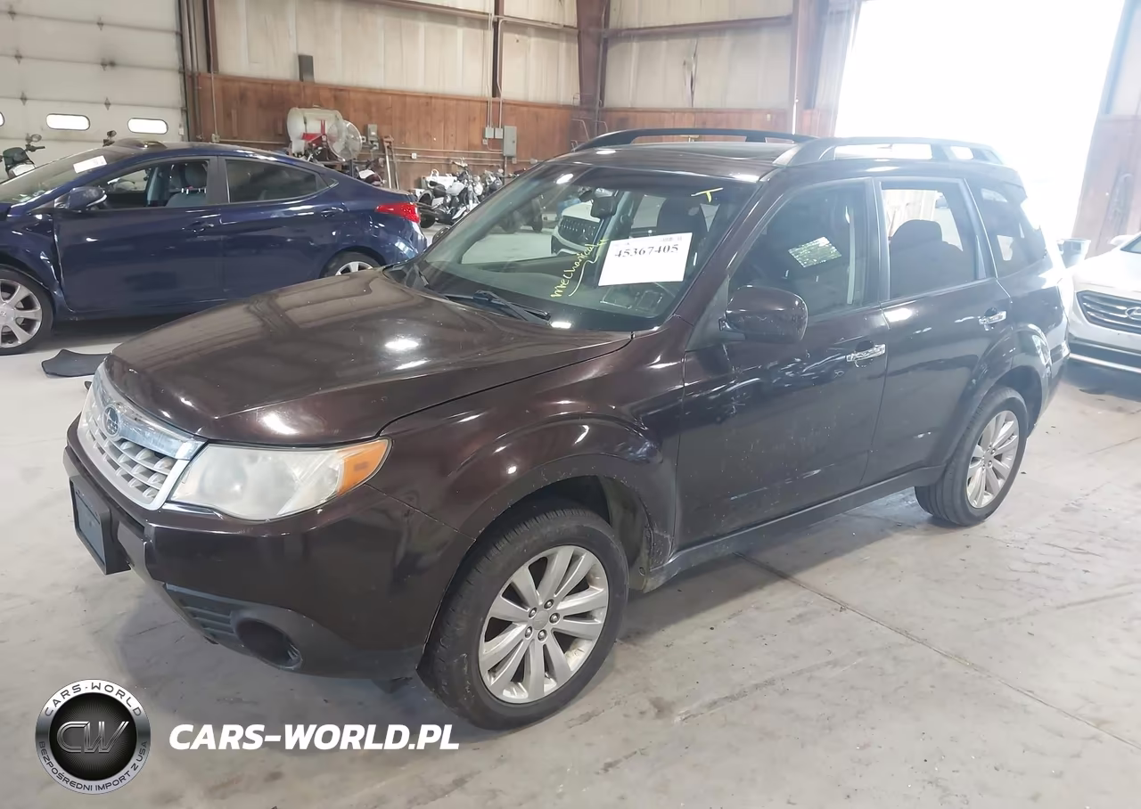 2013 Subaru Forester 2.5X Premium VIN:JF2SHACC2DH431090 - 2