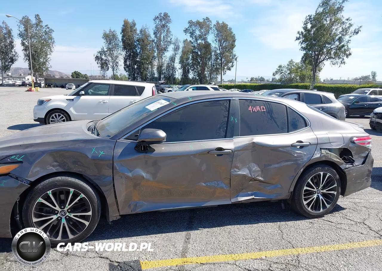 2019 Toyota Camry Se VIN:4T1B11HK4KU803497 - 18