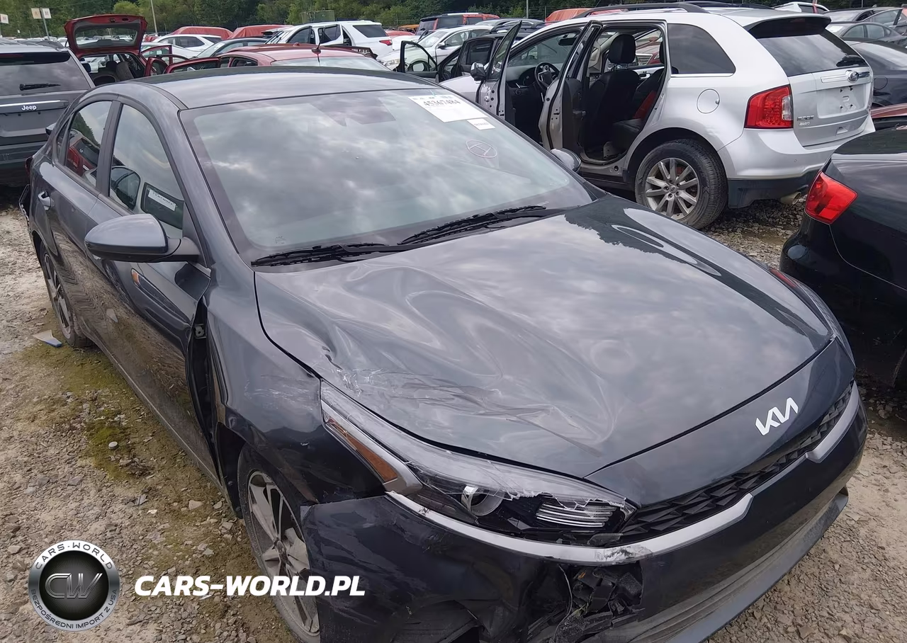 2024 Kia Forte Lxs – zdjęcie 1 z 17