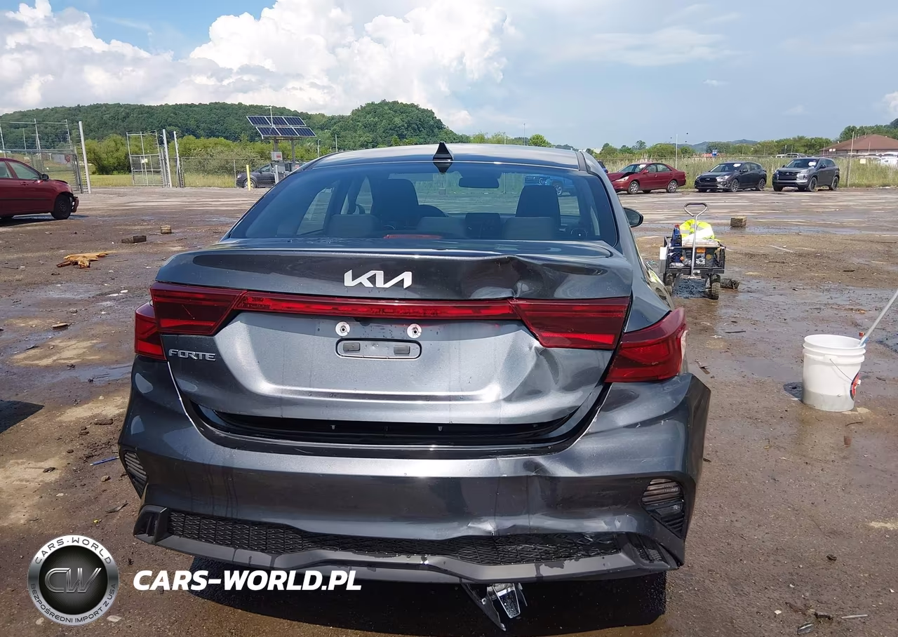 2024 Kia Forte Lxs VIN:3KPF24AD5RE778988 - 16