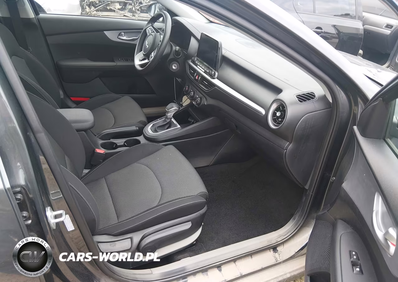 2024 Kia Forte Lxs VIN:3KPF24AD5RE778988 - 5
