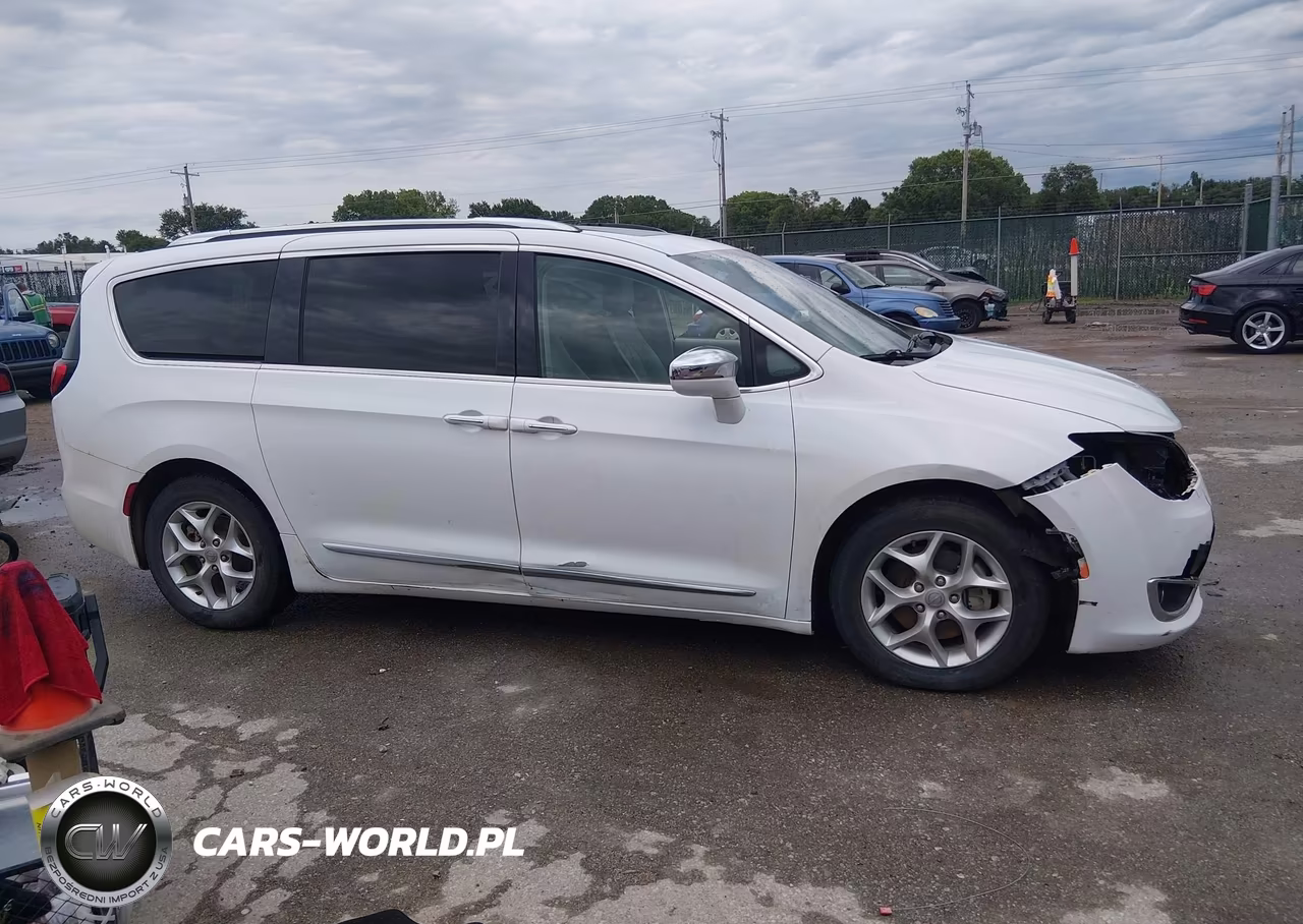 2020 Chrysler Pacifica Limited VIN:2C4RC1GG0LR109737 - 13