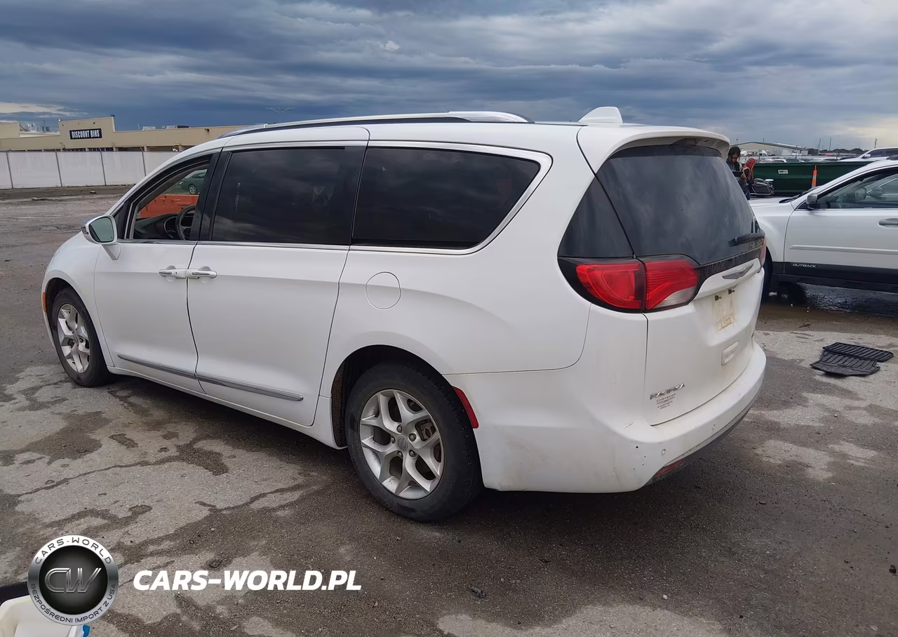 2020 Chrysler Pacifica Limited VIN:2C4RC1GG0LR109737 - 3