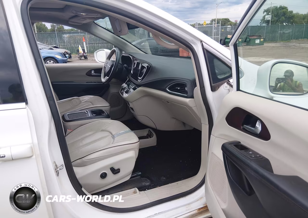 2020 Chrysler Pacifica Limited VIN:2C4RC1GG0LR109737 - 5