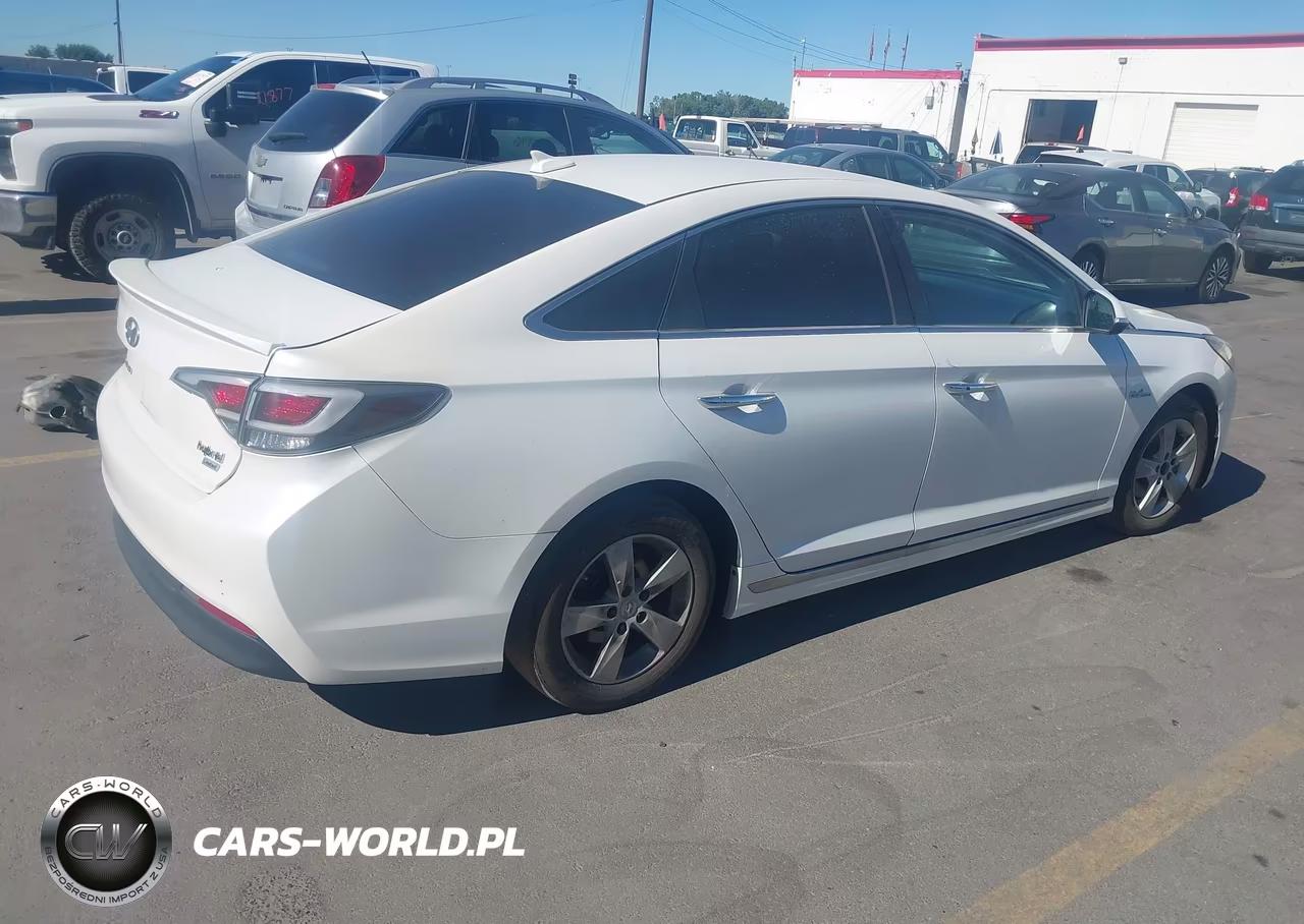 2016 Hyundai Sonata Hybrid Limited VIN:KMHE34L17GA026703 - 4