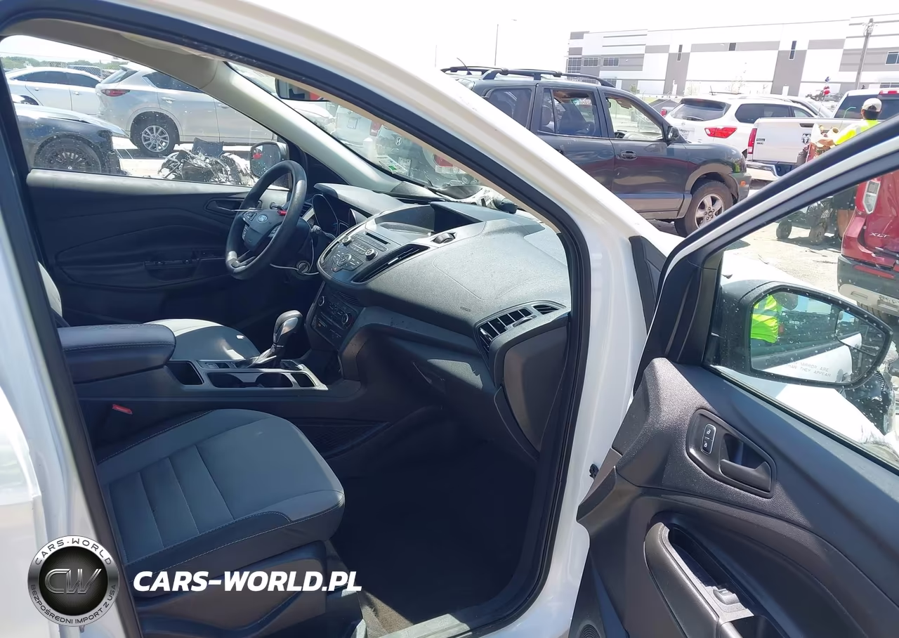 2017 Ford Escape S VIN:1FMCU0F72HUE95193 - 5