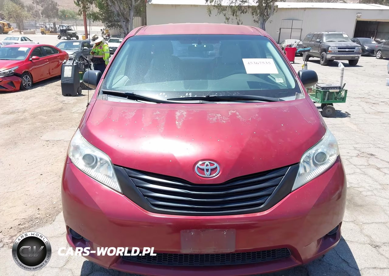 2011 Toyota Sienna VIN:5TDKA3DC7BS007328 - 12