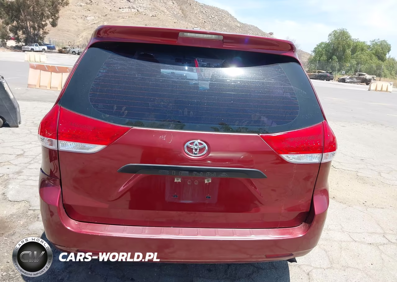 2011 Toyota Sienna VIN:5TDKA3DC7BS007328 - 16