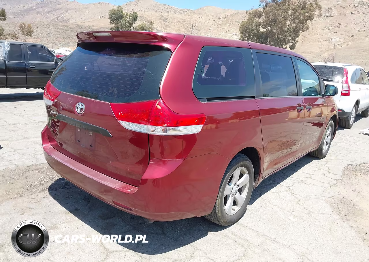 2011 Toyota Sienna VIN:5TDKA3DC7BS007328 - 4
