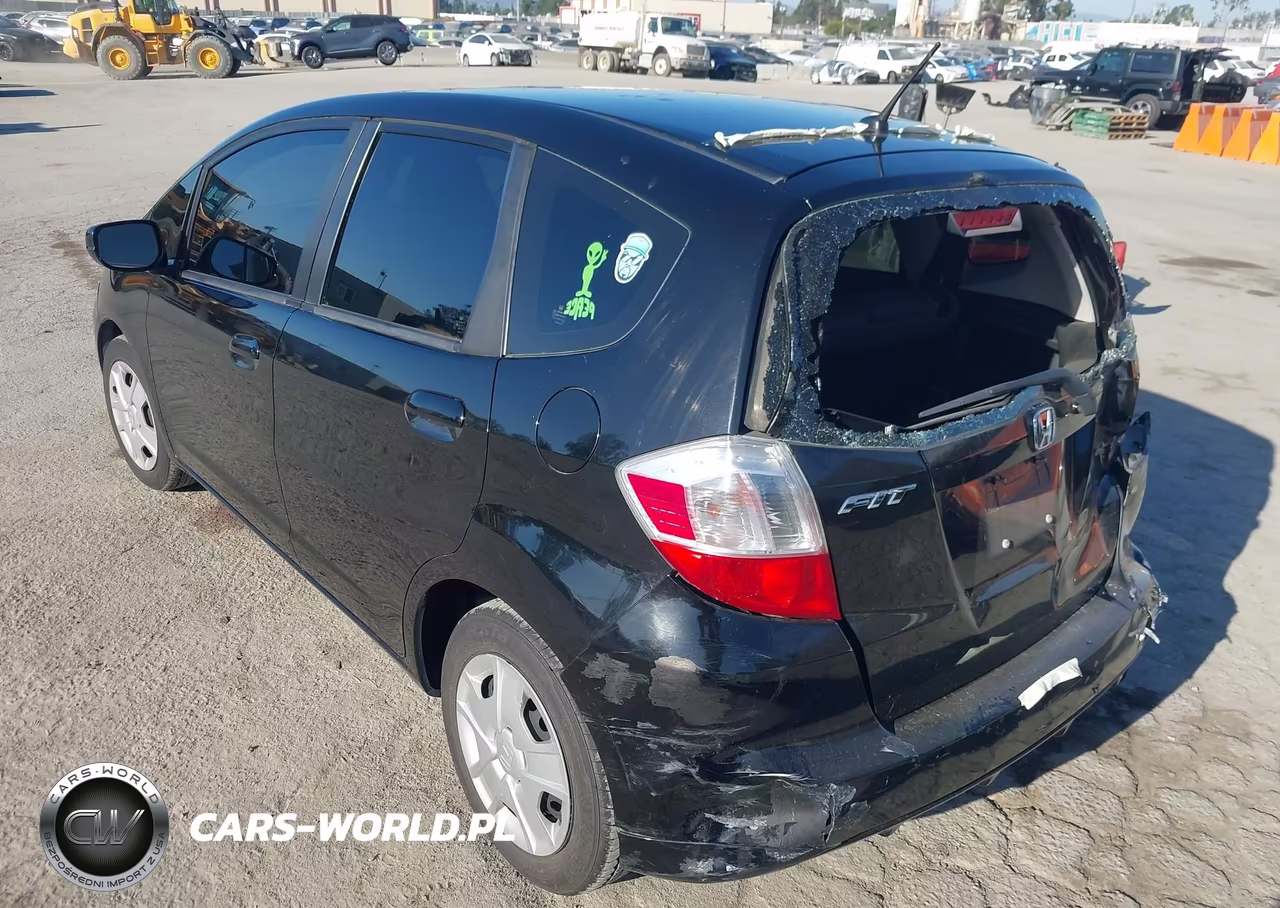 2013 Honda Fit VIN:JHMGE8H39DC065218 - 3