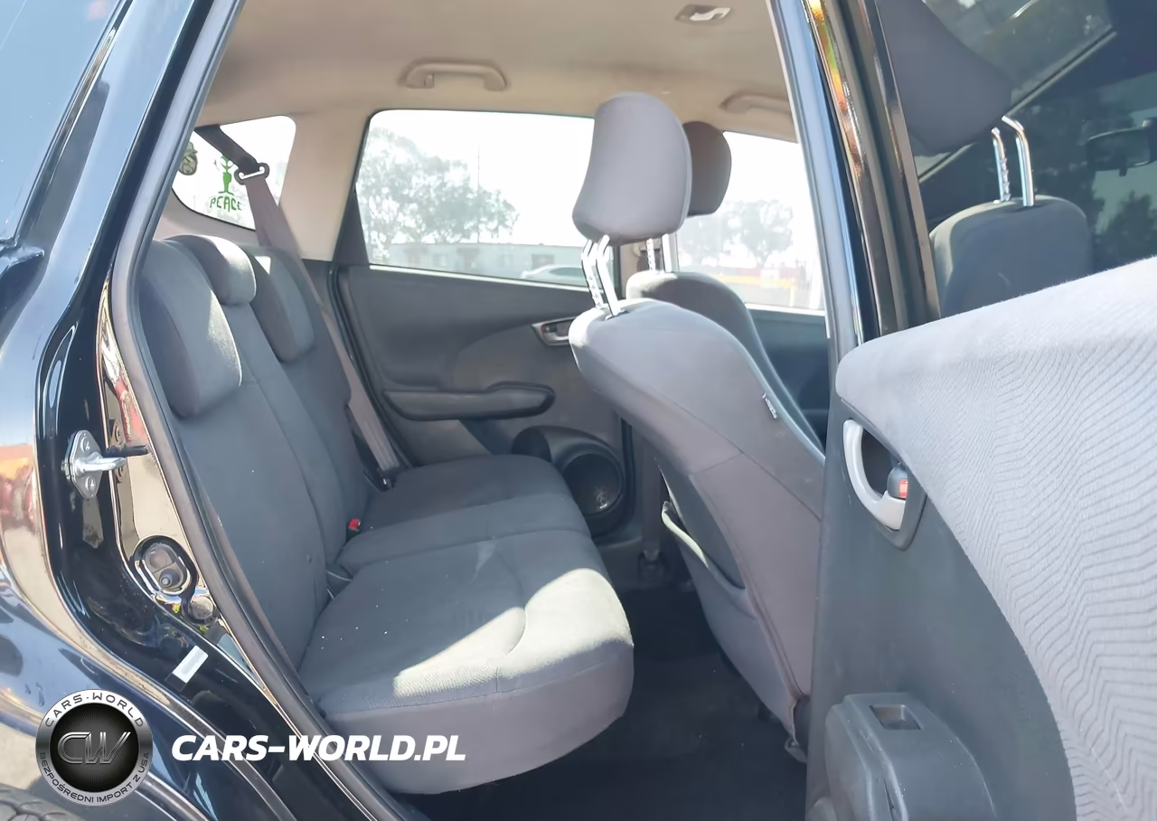 2013 Honda Fit VIN:JHMGE8H39DC065218 - 8