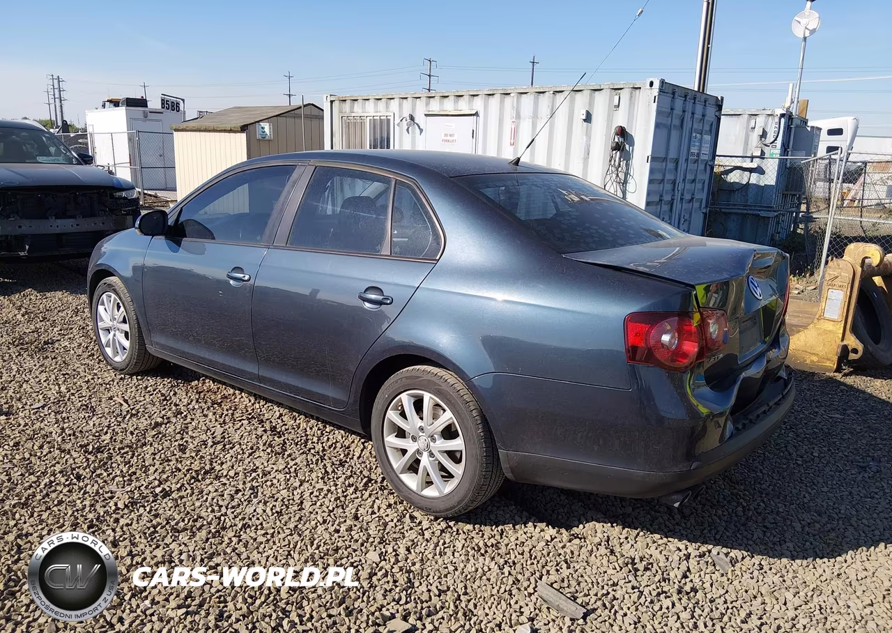 2010 Volkswagen Jetta Limited Edition VIN:3VWRZ7AJXAM139027 - 3