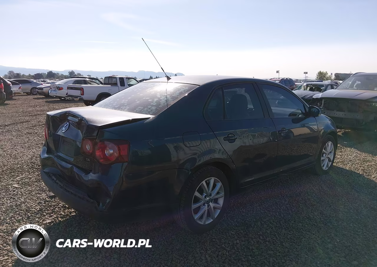 2010 Volkswagen Jetta Limited Edition VIN:3VWRZ7AJXAM139027 - 4