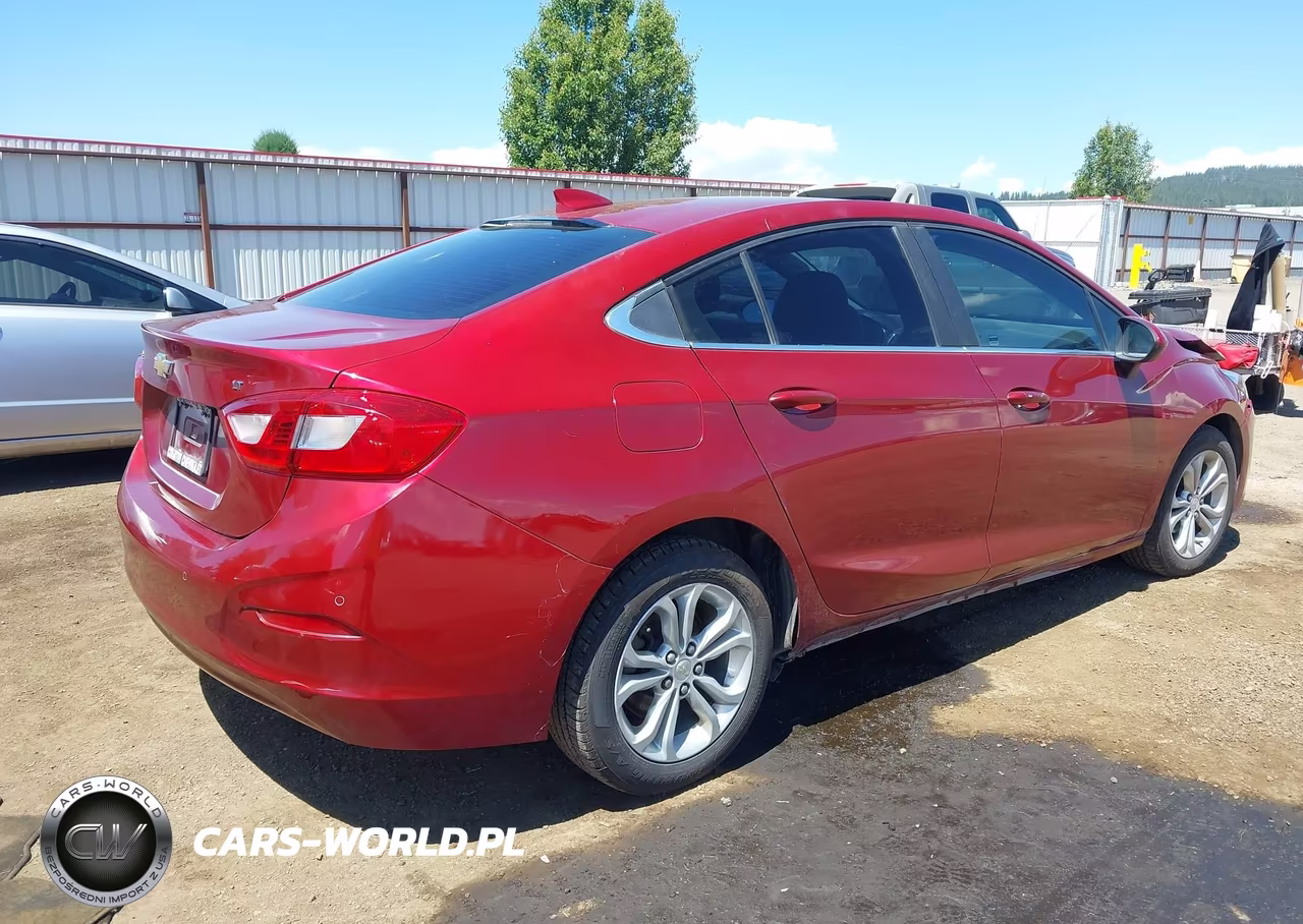 2019 Chevrolet Cruze Lt VIN:1G1BE5SM7K7139732 - 4