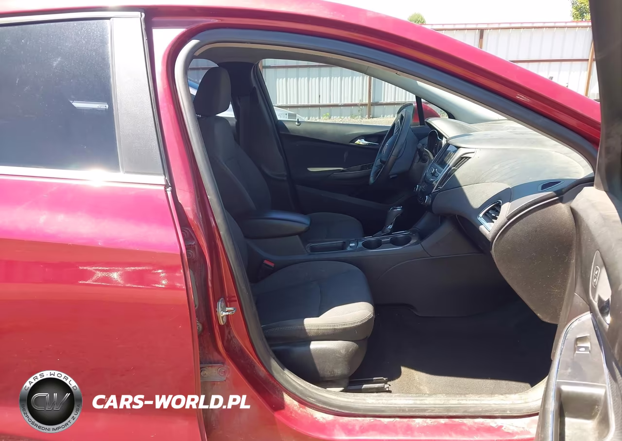 2019 Chevrolet Cruze Lt VIN:1G1BE5SM7K7139732 - 5