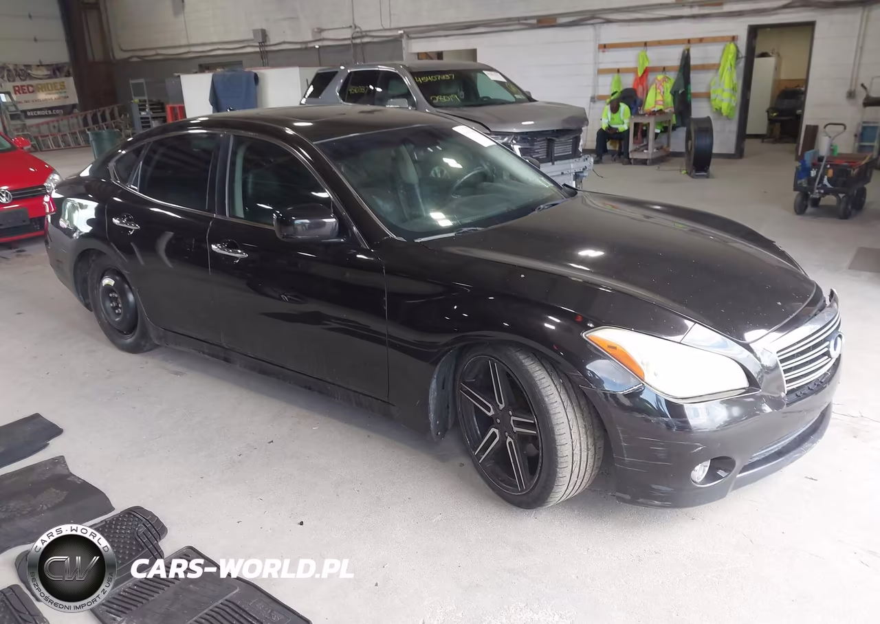 2011 Infiniti M37