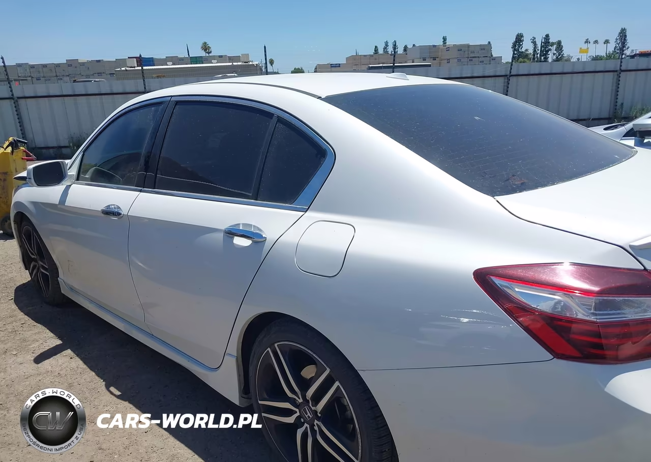 2017 Honda Accord Touring V6 VIN:1HGCR3F94HA043757 - 15