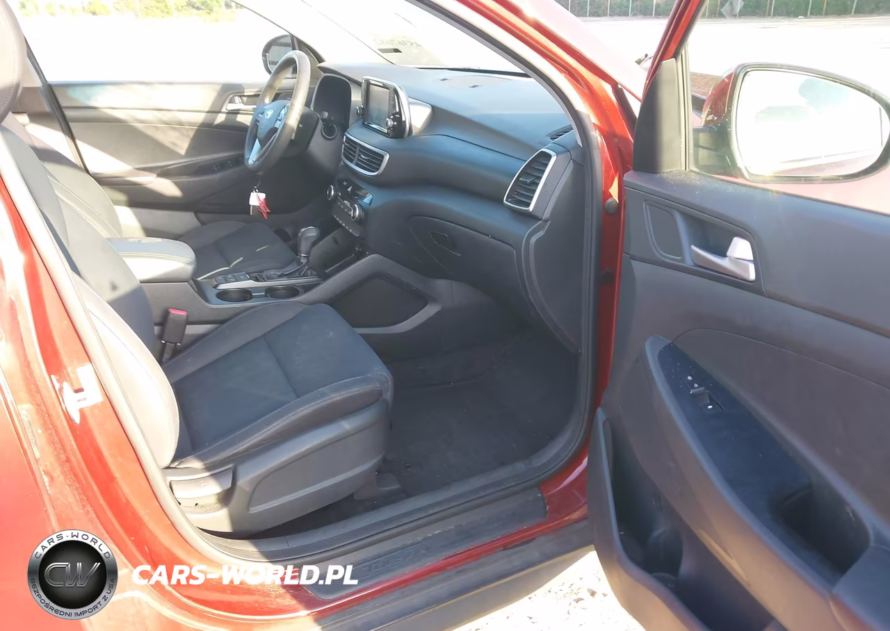 2019 Hyundai Tucson Value VIN:KM8J3CA43KU888054 - 5