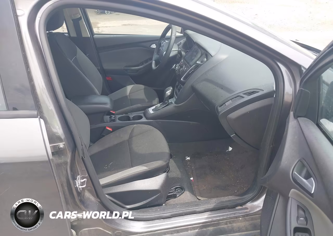 2014 Ford Focus Se VIN:1FADP3F2XEL387403 - 5