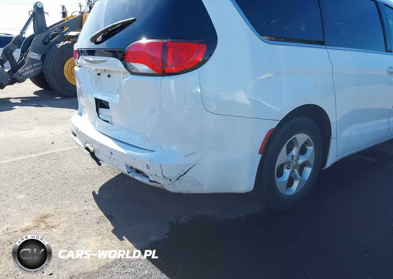 2017 Chrysler Pacifica Lx VIN:2C4RC1CG8HR788833 - 18