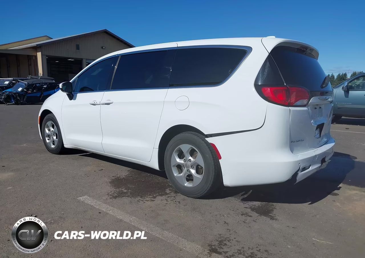 2017 Chrysler Pacifica Lx VIN:2C4RC1CG8HR788833 - 3