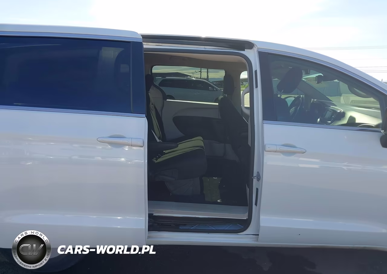 2017 Chrysler Pacifica Lx VIN:2C4RC1CG8HR788833 - 8