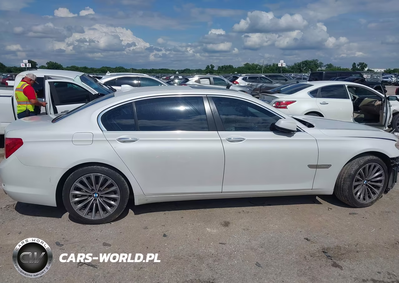 2011 BMW 750Li VIN:WBAKB8C51BCY65891 - 13