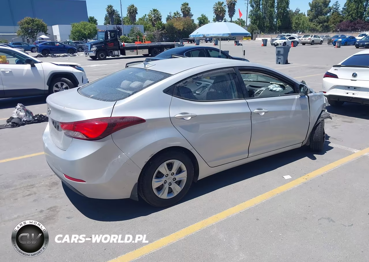 2016 Hyundai Elantra Se VIN:KMHDH4AE3GU481310 - 4