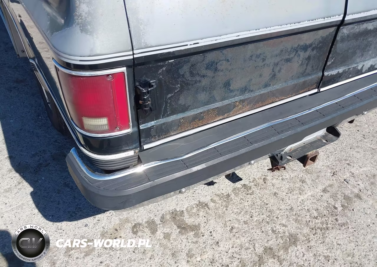 1989 Chevrolet Suburban R2500 VIN:1GNGR26N9KF177270 - 6
