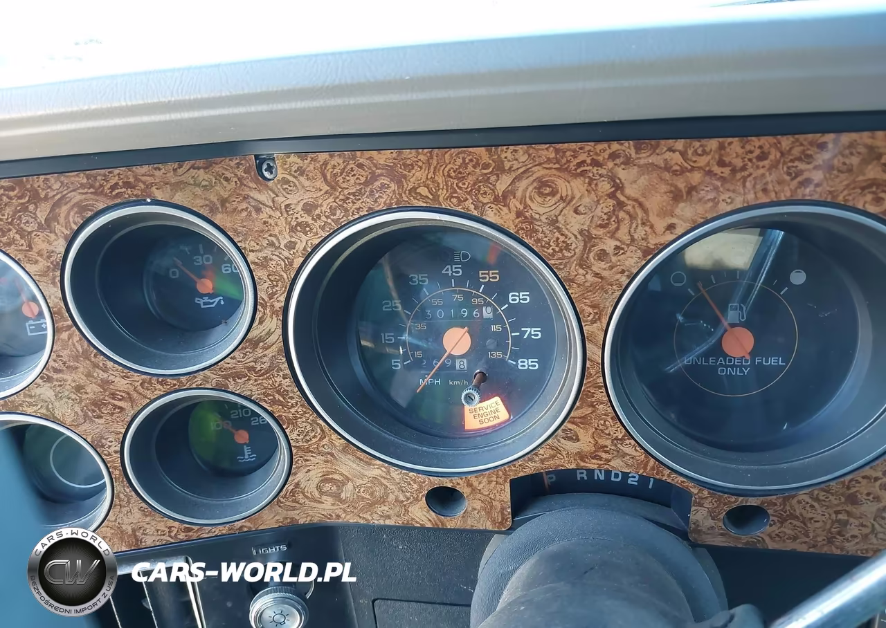 1989 Chevrolet Suburban R2500 VIN:1GNGR26N9KF177270 - 7