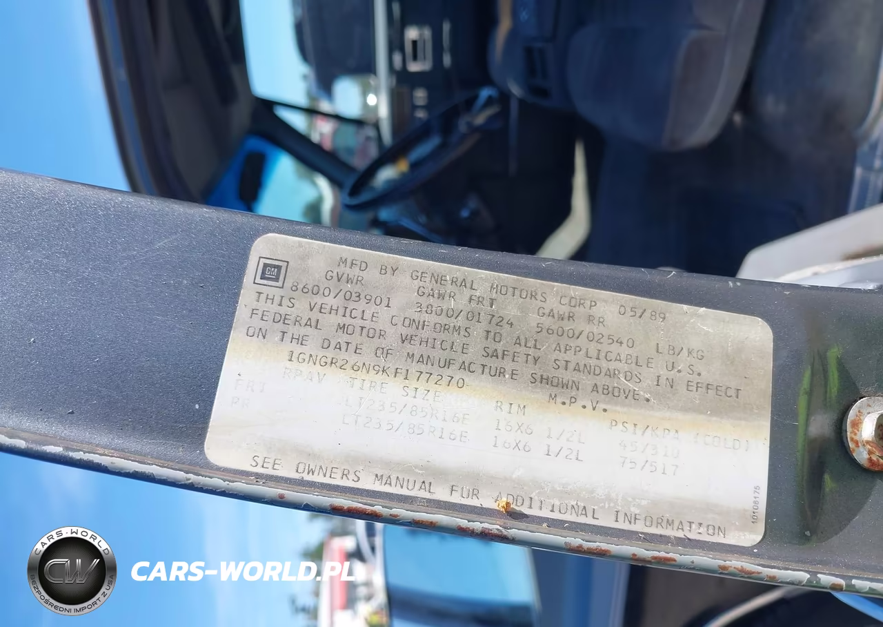 1989 Chevrolet Suburban R2500 VIN:1GNGR26N9KF177270 - 9