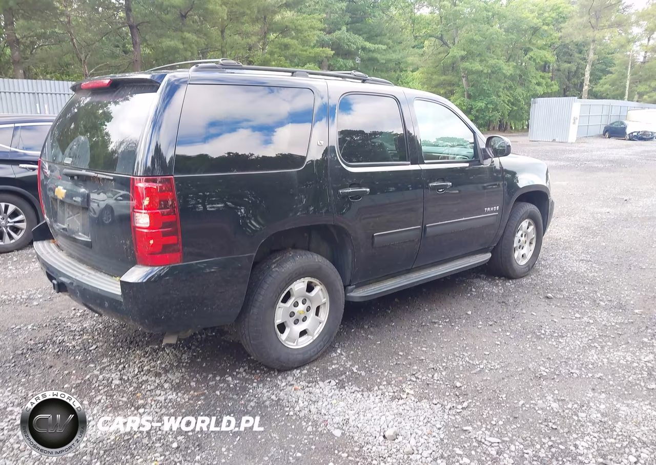 2013 Chevrolet Tahoe Lt VIN:1GNSKBE04DR344785 - 4