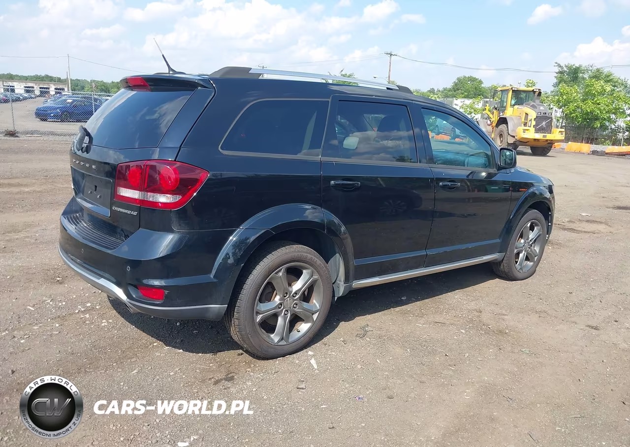 2017 Dodge Journey Crossroad Plus Awd VIN:3C4PDDGG7HT541705 - 4