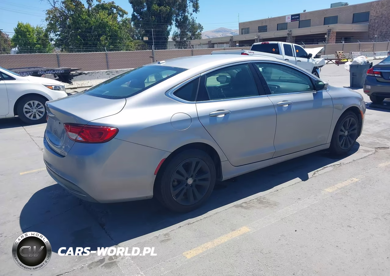 2015 Chrysler 200 Limited VIN:1C3CCCAB9FN745786 - 4