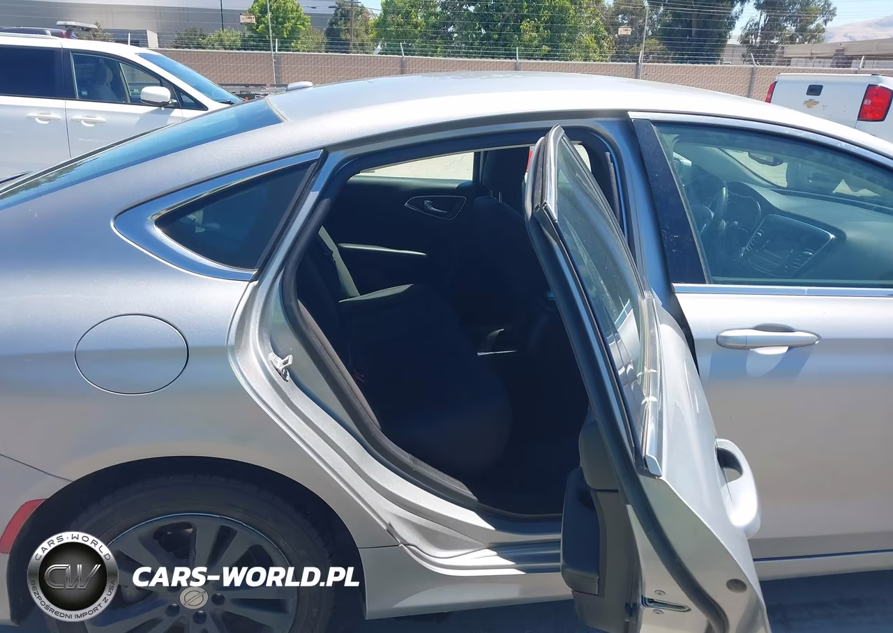 2015 Chrysler 200 Limited VIN:1C3CCCAB9FN745786 - 8