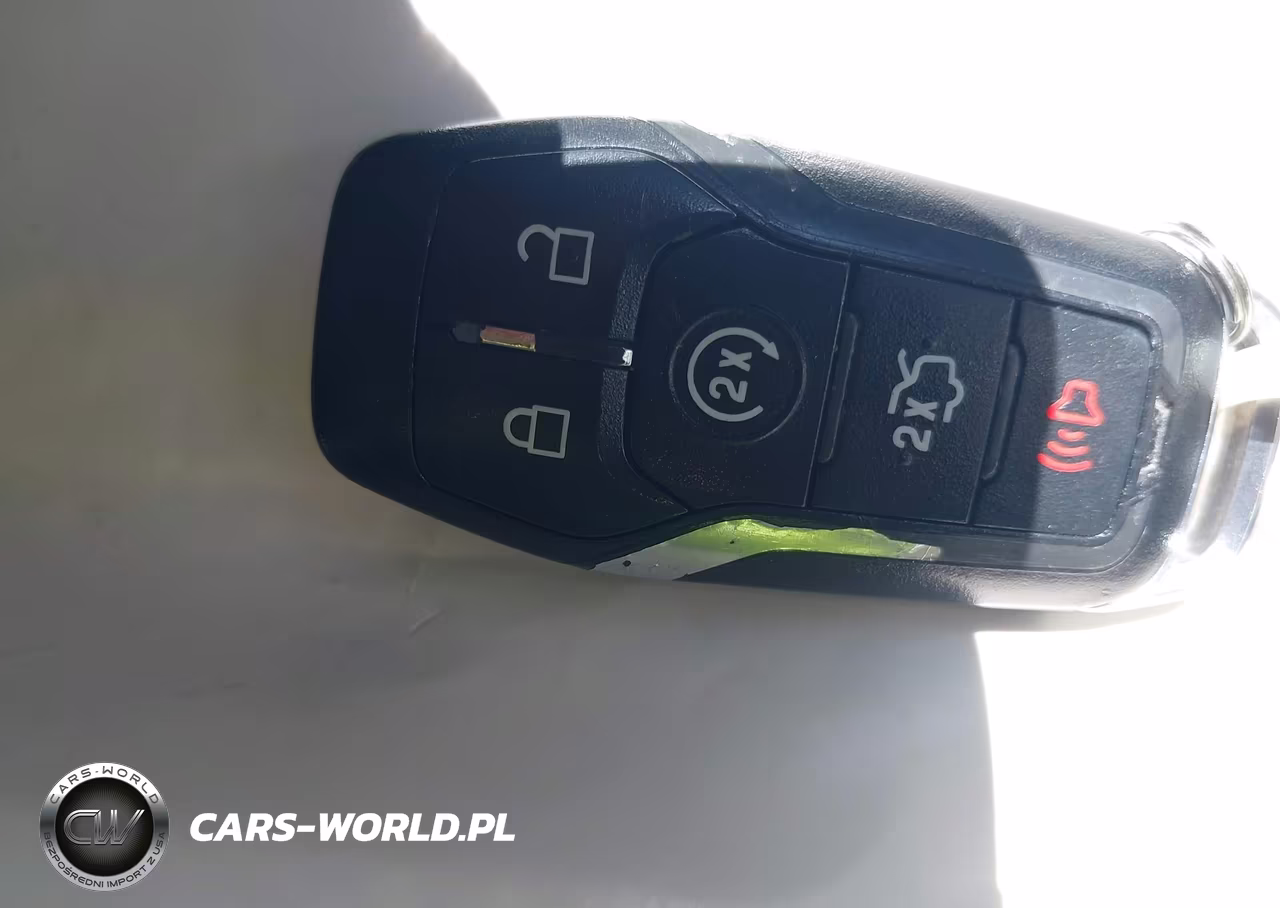 2013 Ford Fusion Energi Titanium VIN:3FA6P0SU1DR285843 - 11