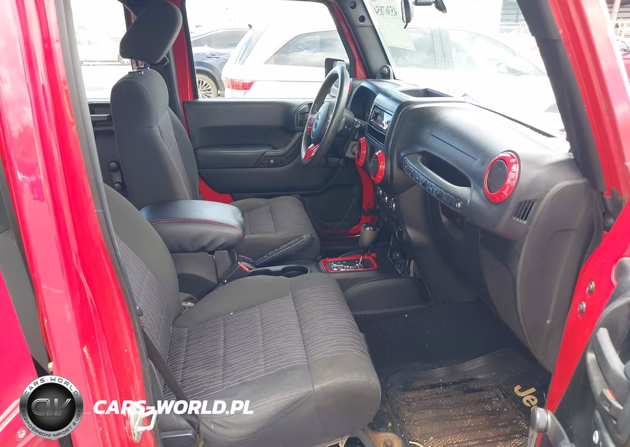 2012 Jeep Wrangler Unlimited Sport VIN:1C4BJWDGXCL210205 - 5