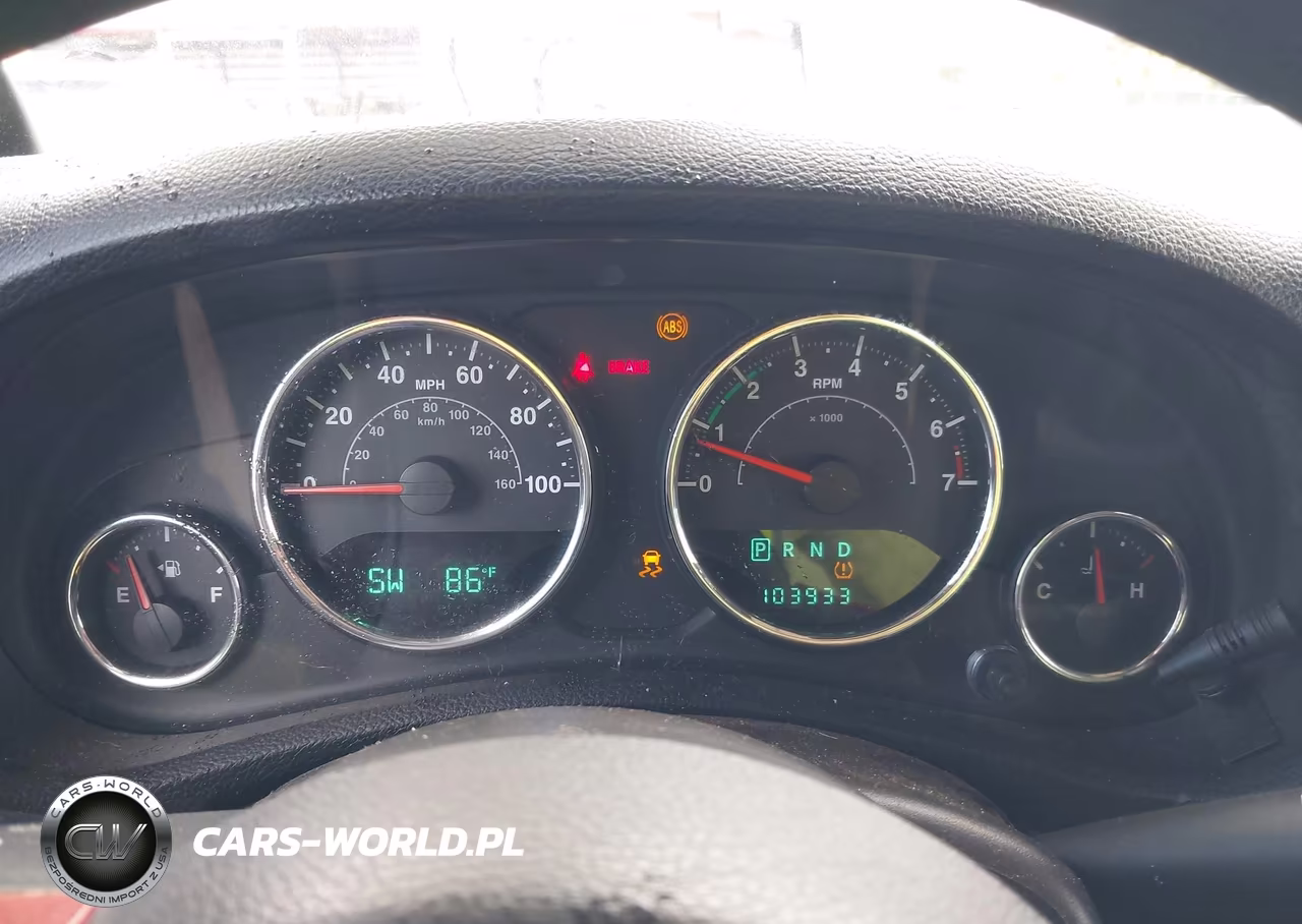 2012 Jeep Wrangler Unlimited Sport VIN:1C4BJWDGXCL210205 - 7