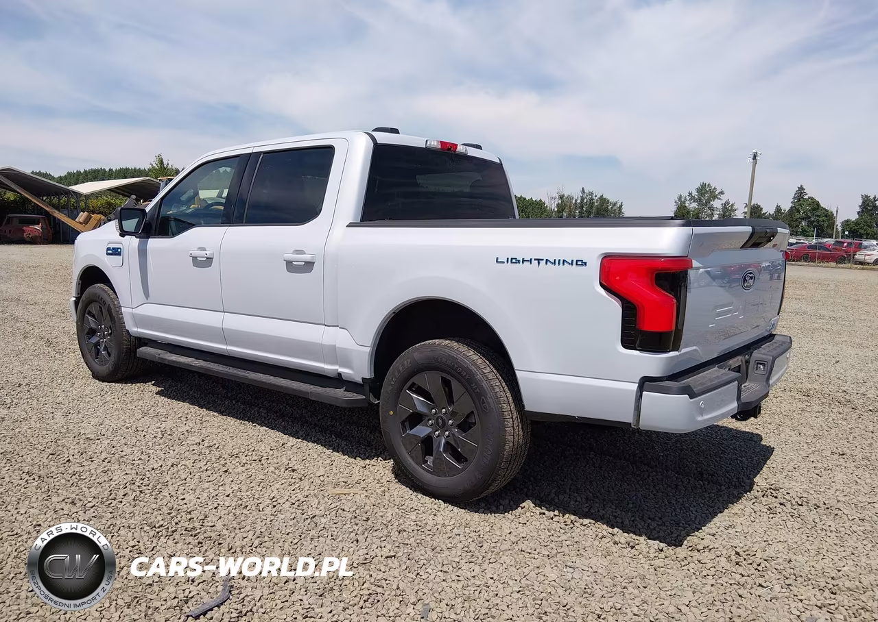2025 Ford F-150 Lightning Flash VIN:1FT6W3LU9SWG26543 - 3