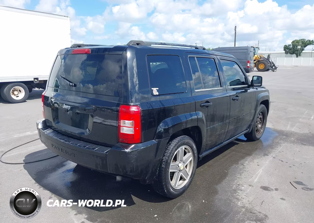 2007 Jeep Patriot Sport VIN:1J8FT28W97D398827 - 4