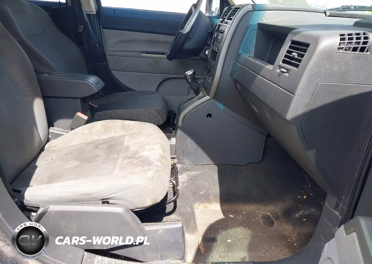 2007 Jeep Patriot Sport VIN:1J8FT28W97D398827 - 5