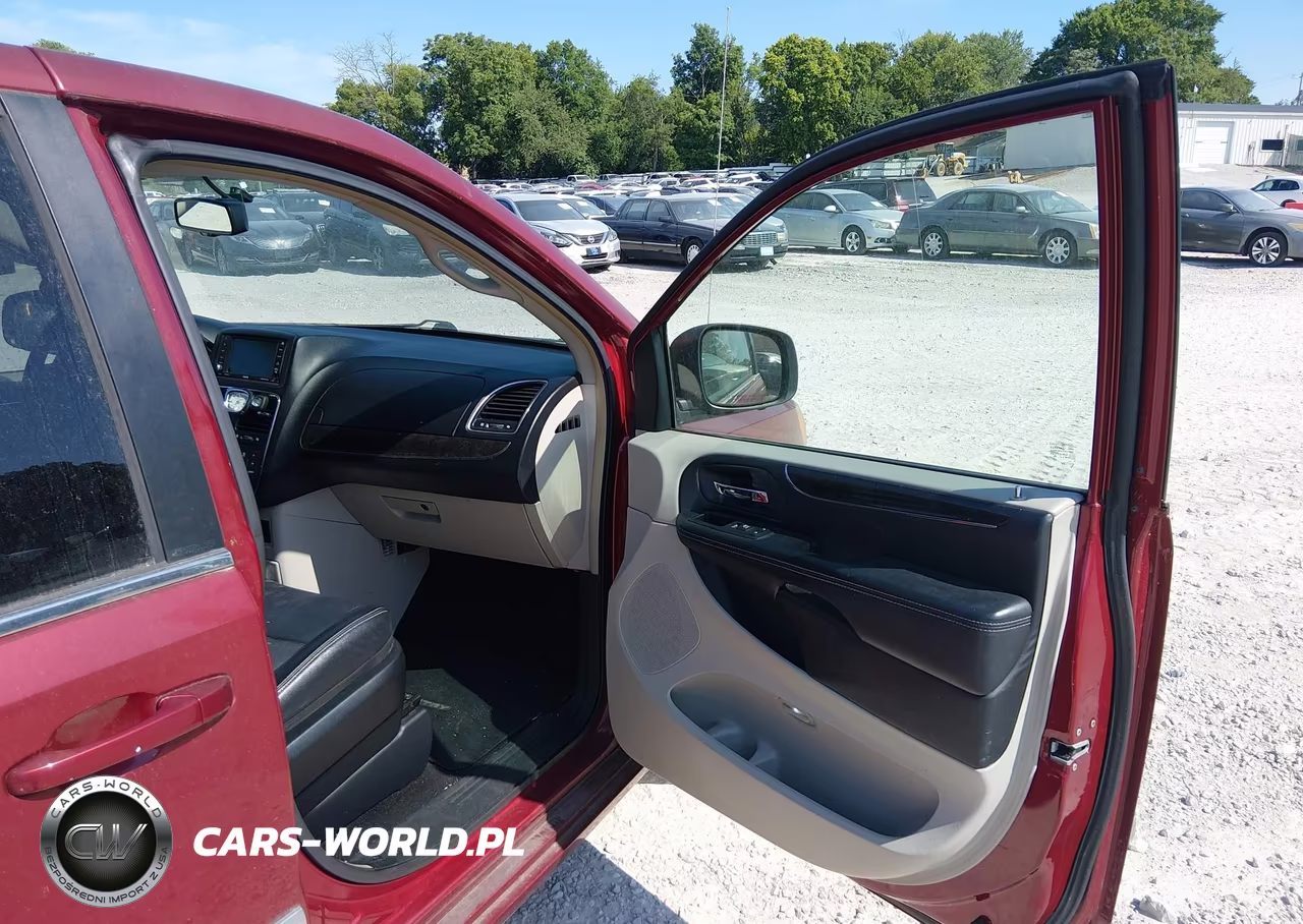 2012 Chrysler Town & Country Touring VIN:2C4RC1BG9CR303173 - 5