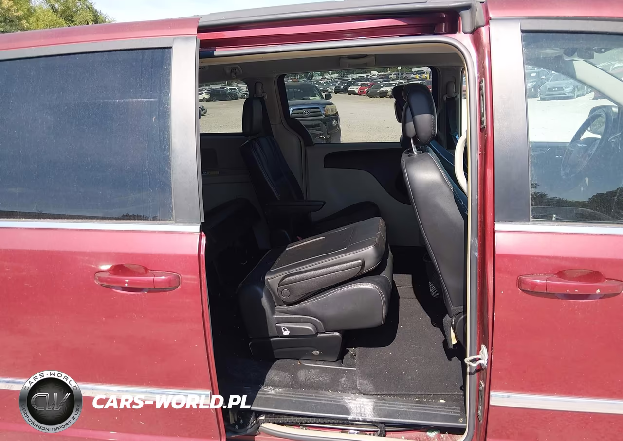 2012 Chrysler Town & Country Touring VIN:2C4RC1BG9CR303173 - 8