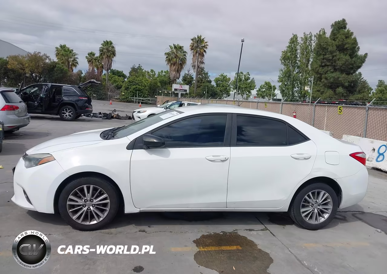 2015 Toyota Corolla Le Plus VIN:5YFBURHE3FP285292 - 14