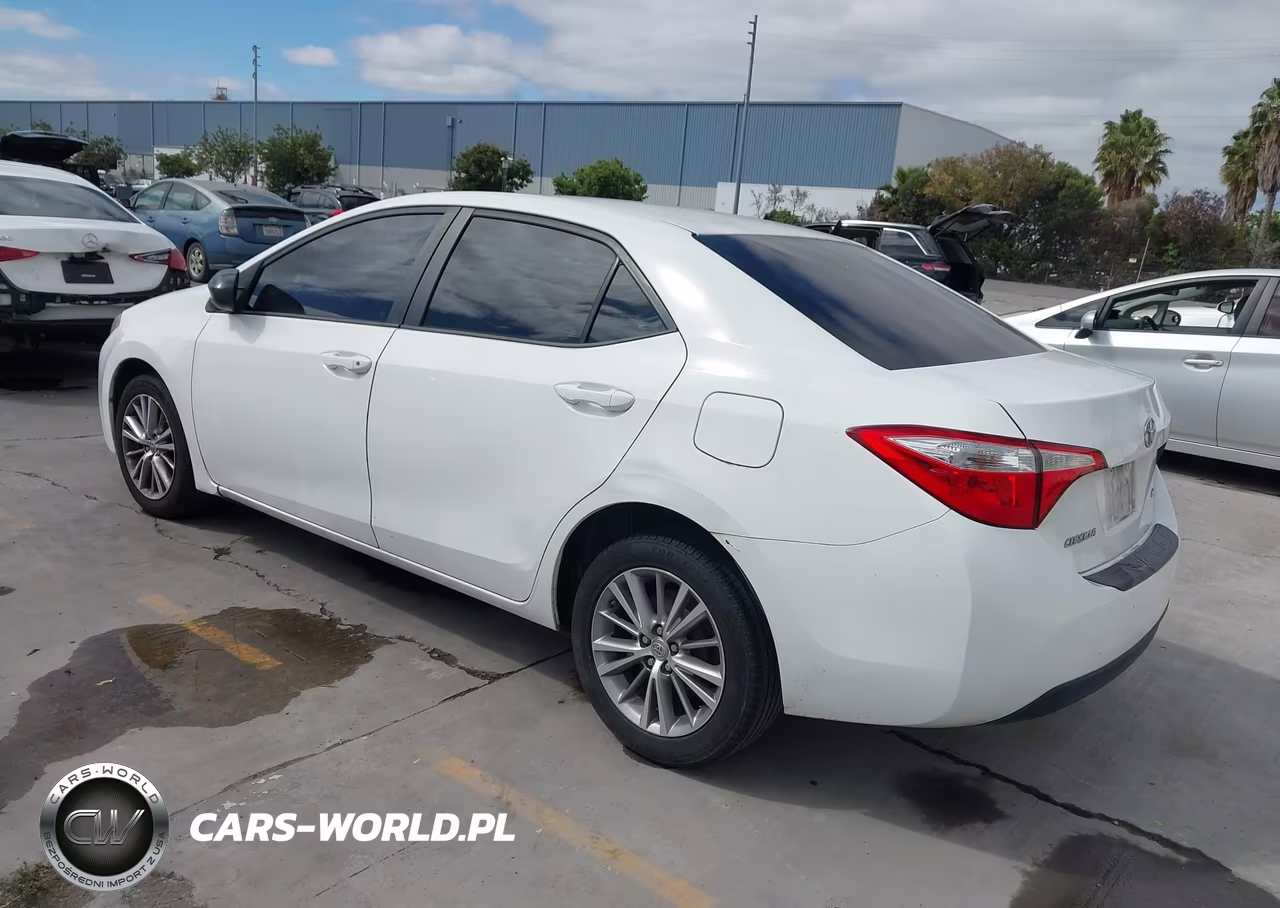 2015 Toyota Corolla Le Plus VIN:5YFBURHE3FP285292 - 3
